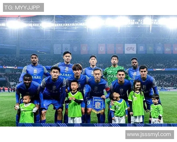 200年9月申花与国安激战回顾:经典对决再现足球激情与荣耀 200年9月申花与国安激战回顾:经典对决再现足球激情与荣耀