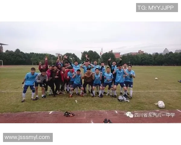 佩特勒洛与天主大学的激烈对决揭示足球战术与团队精神的完美结合 佩特勒洛与天主大学的激烈对决揭示足球战术与团队精神的完美结合