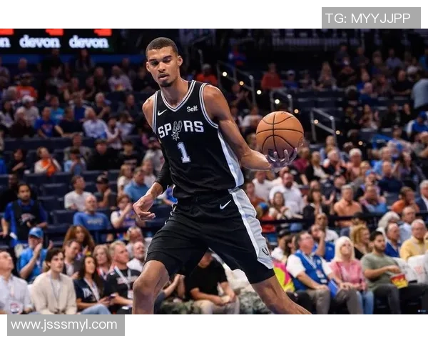 马刺与热火激战12月7日NBA赛场精彩对决引发球迷热议