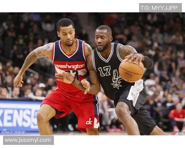 骑士与马刺激战正酣NBA赛场精彩瞬间回顾与分析